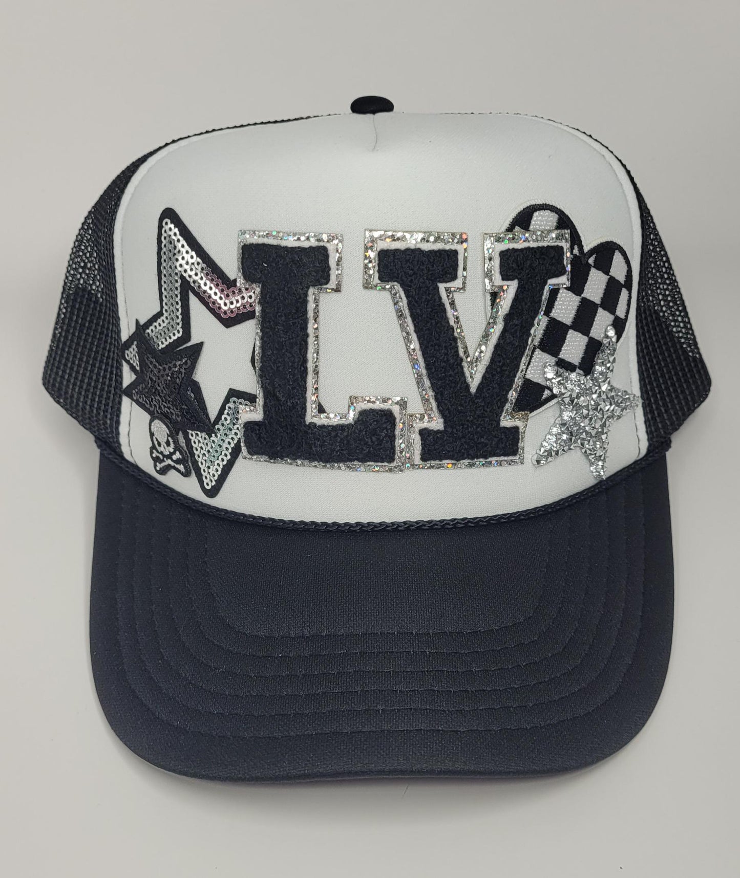 Custom LV Raiders-Inspired Trucker Hat – Silver Glitter & Skull Patch Design